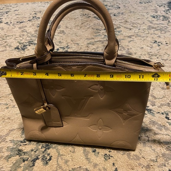 Louis Vuitton Look a Like Purse and Wallet - Picture 10 of 12